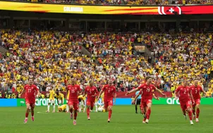 Thắng trên chấm 11m, Thụy Sĩ giành vé vào tứ kết FIFA World Cup 2026™ sau 72 năm