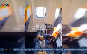 Phút giây sinh tử trên chuyến bay Ryanair
