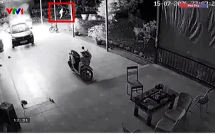 Tạm giữ đối tượng mang xăng đốt xe nhà hàng xóm