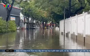 Mưa lớn thử thách hệ thống thoát nước Hà Nội