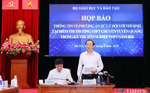 Tạm đình chỉ công tác đối với Giám đốc Sở Giáo dục và Đào tạo tỉnh Tuyên Quang