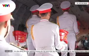 Cậu bé 6 tuổi mê thu gom rác