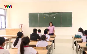Vận động học sinh vùng biên đến trường