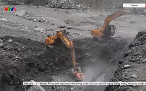 9 ngày sau lũ quét Nepal: Hàng nghìn người vẫn mất tích, cứu hộ gặp nhiều khó khăn