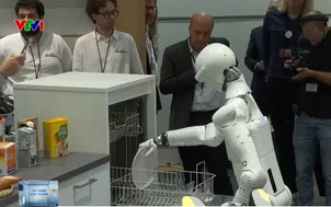 Robot tiến gần tới các hộ gia đình