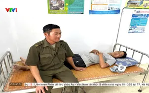 Giải cứu 3 người mắc kẹt trong hang động ngập nước