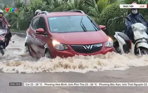 Hà Nội mưa lớn nhiều tuyến đường bị ngập