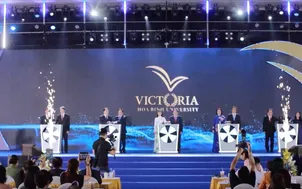 Đại học Hòa Bình chính thức đổi tên thành Đại học Victoria Hòa Bình - Bước chuyển mình sau 18 năm