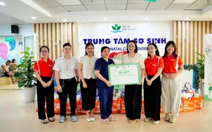 Gooby trao 70 phần quà tới các gia đình tại Bệnh viện Nhi Trung ương