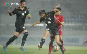 Trận U17 Việt Nam - U17 Palestine bị tạm hoãn giữa chừng vì mưa lớn