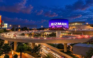 Bizman Media ra mắt màn hình LED tròn 360° quy mô lớn
tại Nhà ga T3 - Cảng HKQT Tân Sơn Nhất