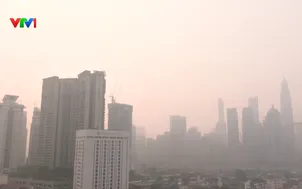Malaysia chật vật ứng phó khói bụi kéo dài