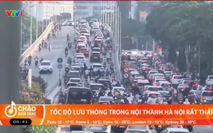Tốc độ lưu thông trong nội thành Hà Nội rất thấp, chỉ khoảng 15 km/h vào giờ cao điểm