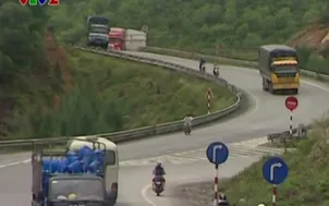 Kỹ năng tham gia giao thông: Kỹ năng lái xe ô tô vượt phía trước