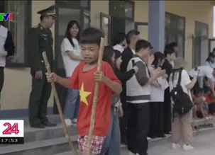 Tết sớm ở điểm trường mới giữa Đại ngàn Trường Sơn