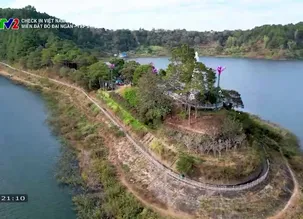 Check in Việt Nam: Miền đất đỏ đại ngàn - Tập 2