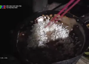 Sắc màu các dân tộc: 	Vui hội đầu năm