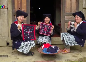 Nét đẹp dân gian: Bản Sưng có chiếc váy thổ cẩm đẹp