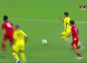 Hiệp 1: Nguyễn Filip cứu thua xuất thần, cứu nguy cho ĐT Việt Nam