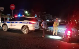 Quảng Ninh: Di dời hơn 100 hộ dân ngay trong đêm do nguy cơ sạt lở sườn đồi