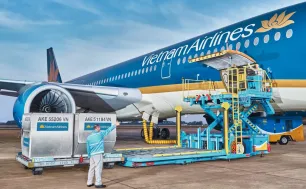 Vietnam Airlines vận chuyển gần 30 tấn hàng cứu trợ vùng ảnh hưởng bão tại miền Bắc
