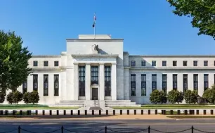 Fed giảm lãi suất, chứng khoán, giá vàng biến động ra sao?