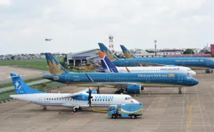 26% chuyến bay bị chậm trong 8 tháng