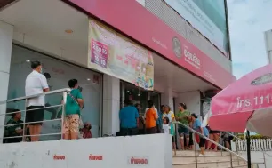 Thái Lan phát tiền mặt cho người dân
