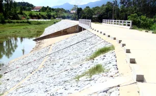 Quảng Bình: Bảo đảm vượt lũ an toàn cho các công trình trọng điểm