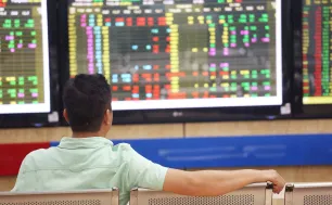 Thị trường chứng khoán Việt Nam: Khi nào đạt mốc 1.300?