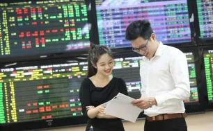 Nhiều cổ phiếu vốn hóa lớn được săn đón