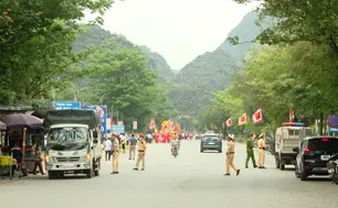 Ninh Bình: Công an huyện Hoa Lư tăng cường đảm bảo trật tự an toàn giao thông dịp Tết 2025