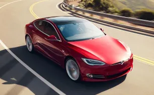 Tesla tăng giá Model S tại Mỹ