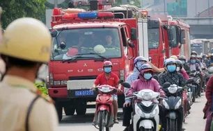 Nhường đường xe cứu hỏa và những hiện tượng "nhảy đèn đỏ": Luật Giao thông giải đáp