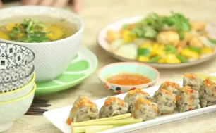 Thói quen ăn uống sai lầm khiến sức khỏe suy giảm mà nhiều người không ngờ tới