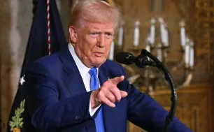 Tổng thống Mỹ Donald Trump sẽ đưa gỗ vào danh sách hàng chịu thuế