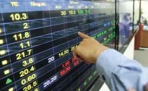 Nhà đầu tư thận trọng, VN-Index dao động quanh mốc 1.700 điểm