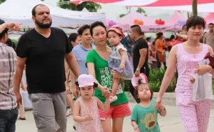 Đảm bảo an toàn thực phẩm và chăm sóc trẻ khi vui chơi ngoài trời