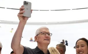 Apple "dứt áo" khỏi Trung Quốc: Vì sao chọn Việt Nam làm "miền đất hứa"?