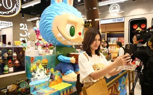 Tỷ phú trẻ Trung Quốc kiếm thêm 1,6 tỷ USD chỉ trong một ngày