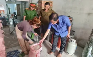 Hậu Giang: Người dân phát hiện gạo bán trên thị trường có dấu hiệu bất thường