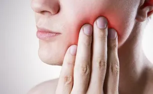 Những dấu hiệu cảnh báo ung thư khoang miệng