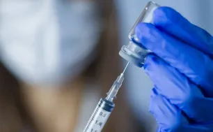 Đề xuất cho phép doanh nghiệp, bệnh viện nhập khẩu vaccine COVID-19 chủ động ứng phó dịch bệnh