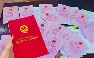 Tạm dừng kiểm kê đất đai, đề xuất giao quyền cấp sổ đỏ về xã