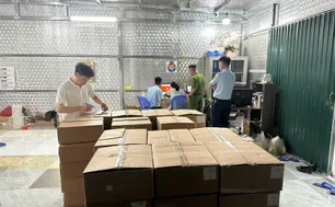 Hơn 5.000 lọ mỹ phẩm không rõ nguồn gốc bị phát hiện tại Hà Nội
