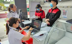 Kiểm tra đột xuất các chi nhánh Công ty C.P. Việt Nam ở Bình Dương