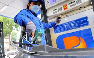 Giá xăng dầu tăng lần thứ hai liên tiếp