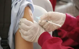 Trung Quốc phê duyệt vaccine ngừa 9 chủng virus HPV tự sản xuất