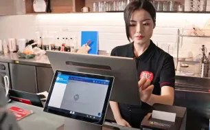 Hỗ trợ hộ kinh doanh vừa và nhỏ trong quá trình chuyển đổi số