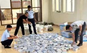 Đột kích kho hàng ở Móng Cái, phát hiện hơn 5.000 tuýp thuốc trị ngứa và 400 lít siro nhập lậu